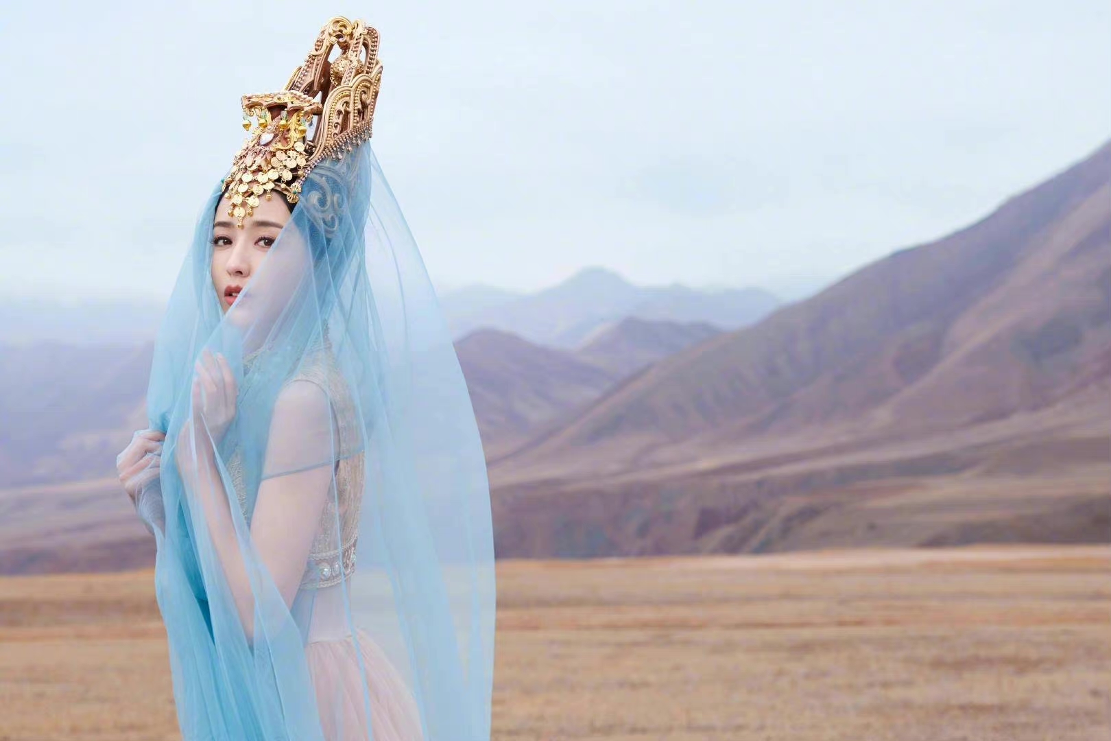 佟丽娅也太美太仙了!宛如敦煌壁画上飞下来的仙子