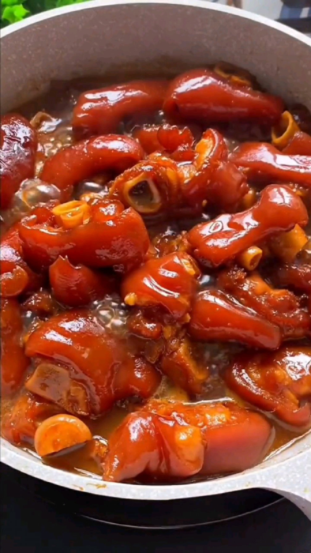 这样做一道不腻口的酱猪蹄,酱香浓郁,好吃又下饭-度小视