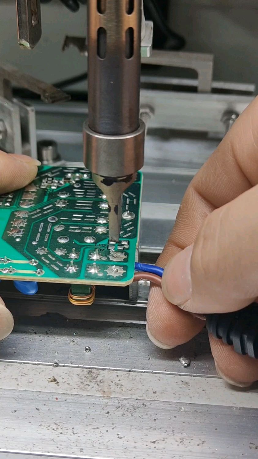 pcb板双线穿孔同时焊.