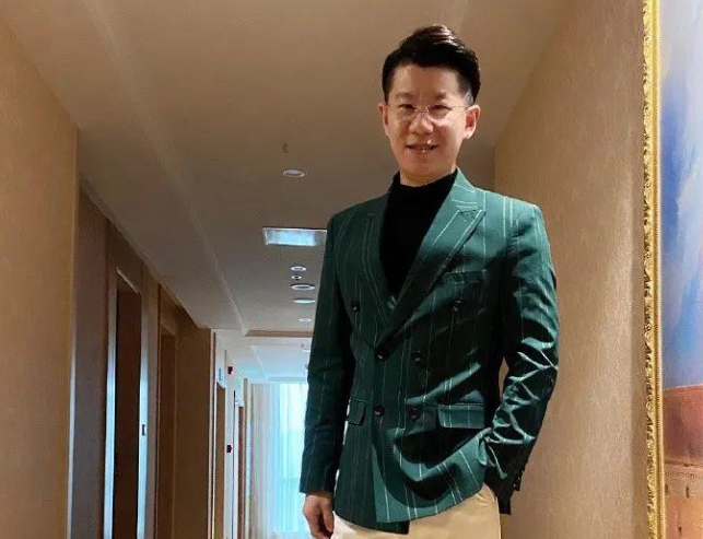 德云社"高徒"章绍伟,拿女生性命开玩笑,道歉还很随意不诚恳!