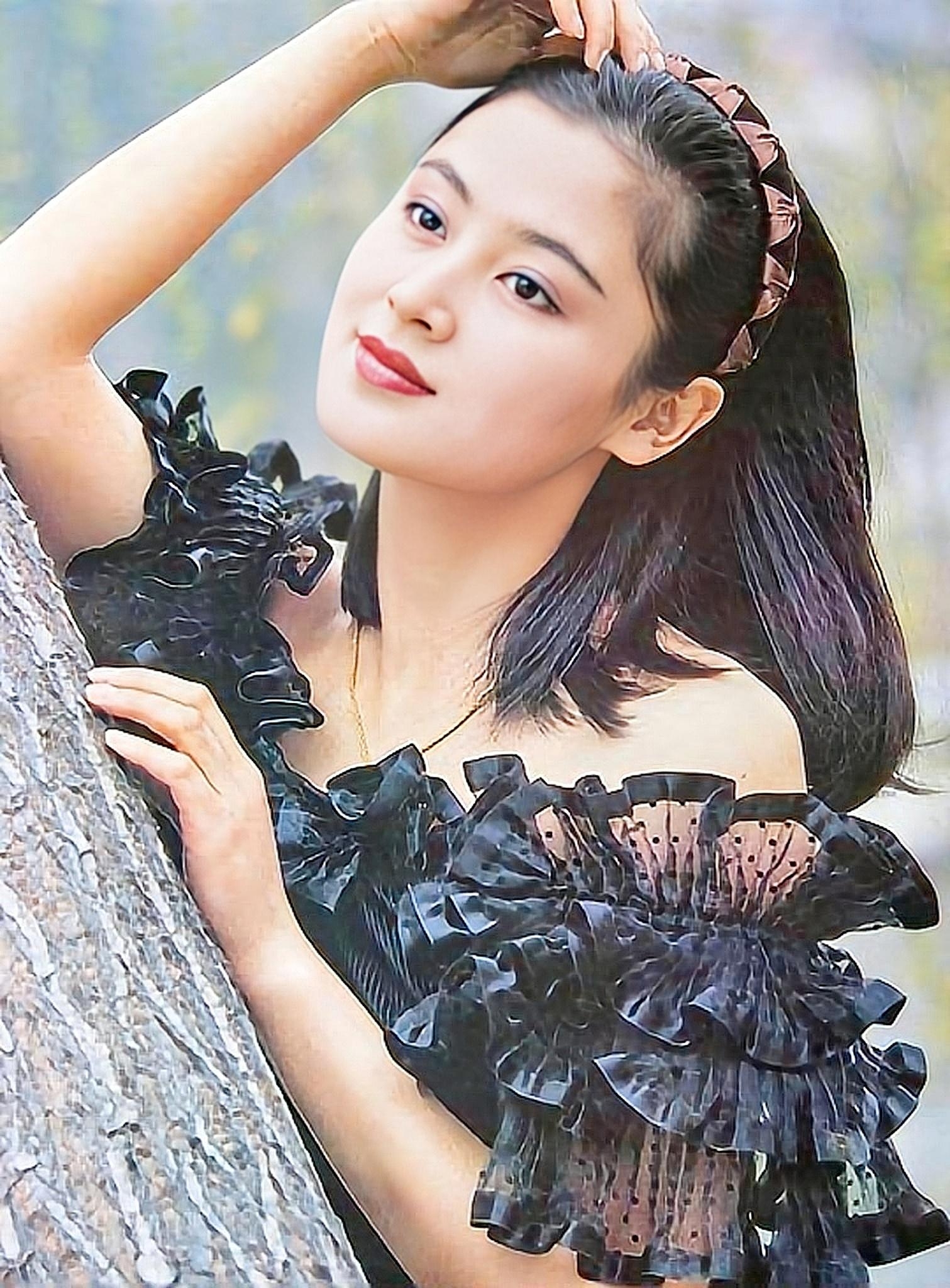 陈红年轻时的照片,真的一直是我们心目中清新美丽的嫦娥姐姐啊