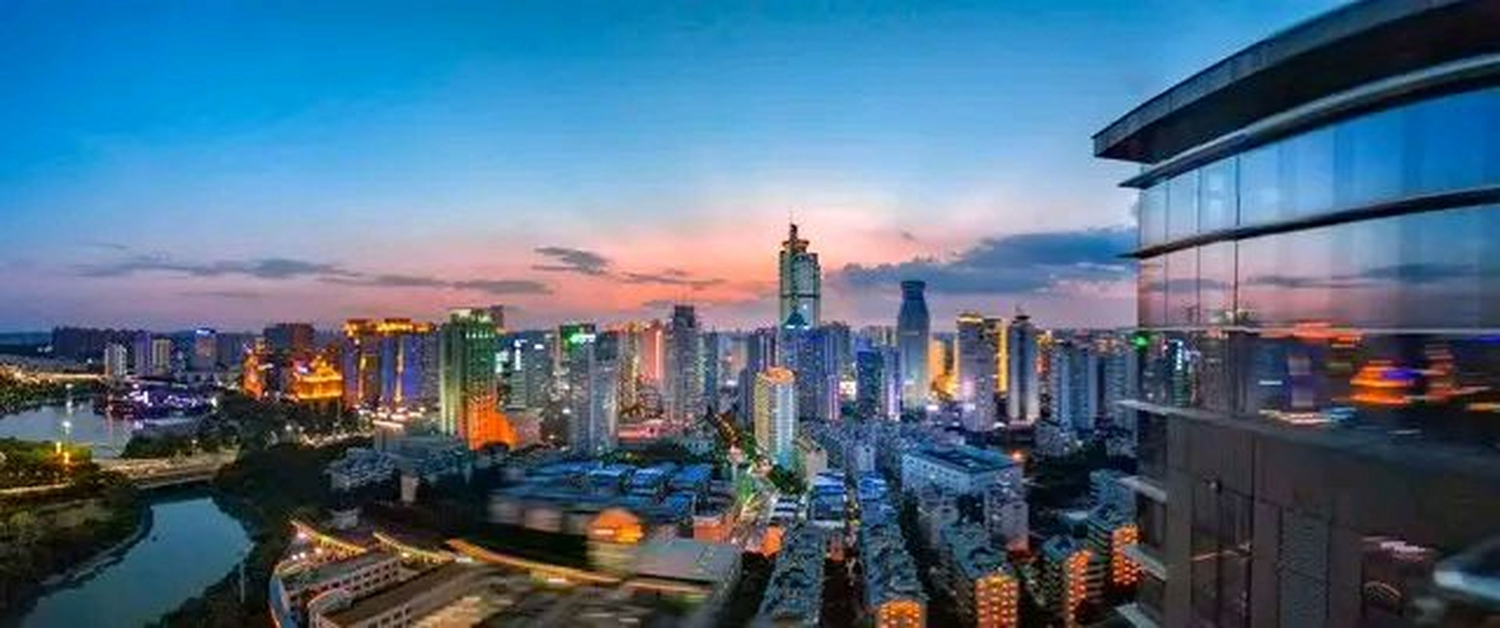 作为中国的一个二线城市,南宁以其别具一格的"绿城"风格而闻名于世.