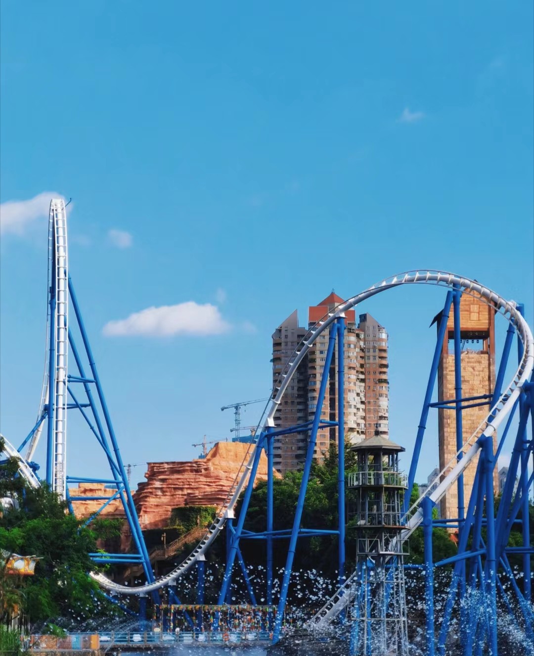 极速畅玩,探秘深圳欢乐谷#欢乐谷是华侨城集团全新打造的大型主题