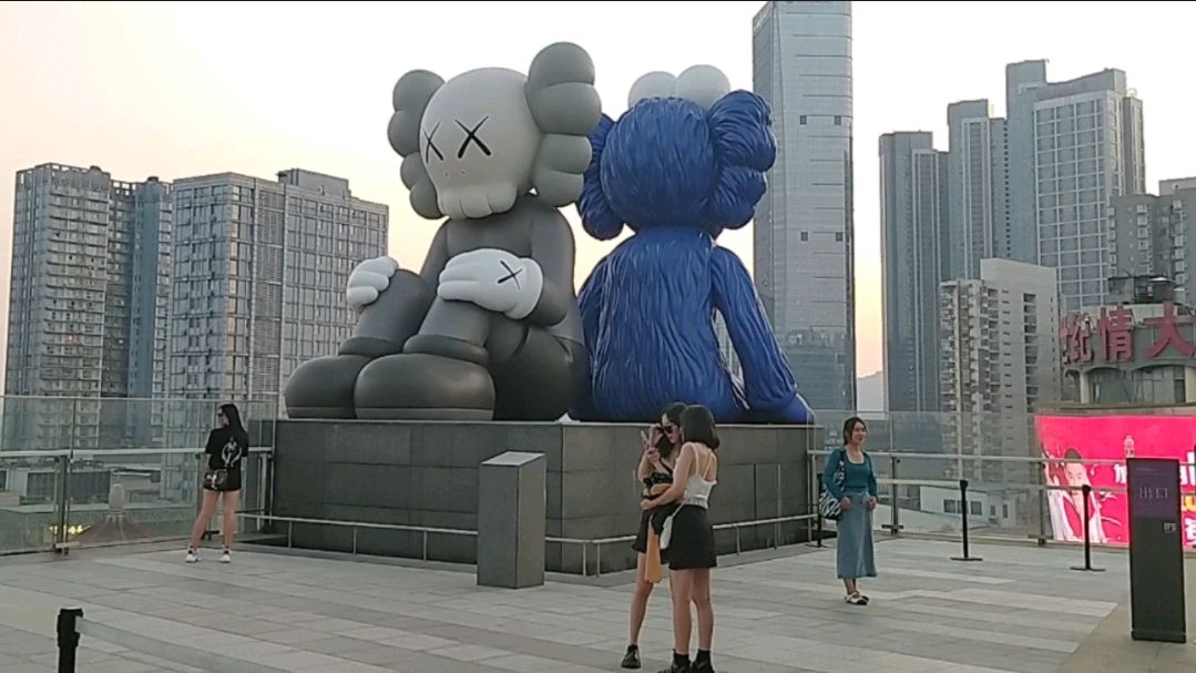 长沙有个网红雕塑,就在国金中心,ifs七楼的雕塑花园