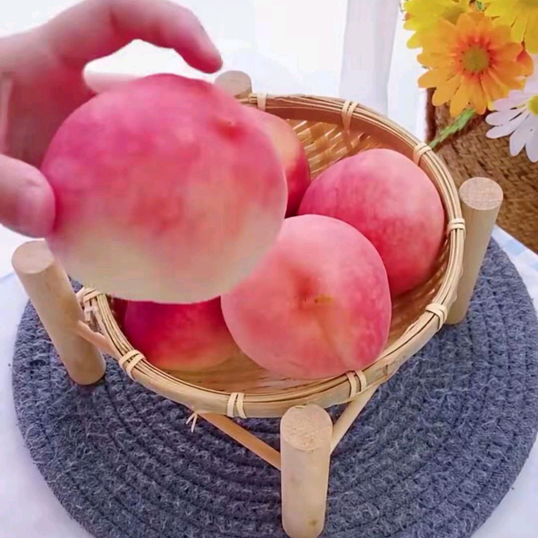 做网红食品蜜桃冰激凌,只需一个桃子,酸奶,炼乳,奶油,太简单