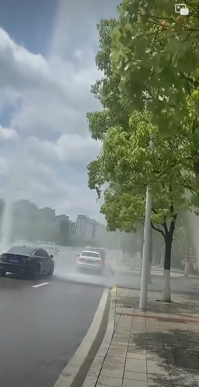 什么叫局部阵雨,这回知道了吧!