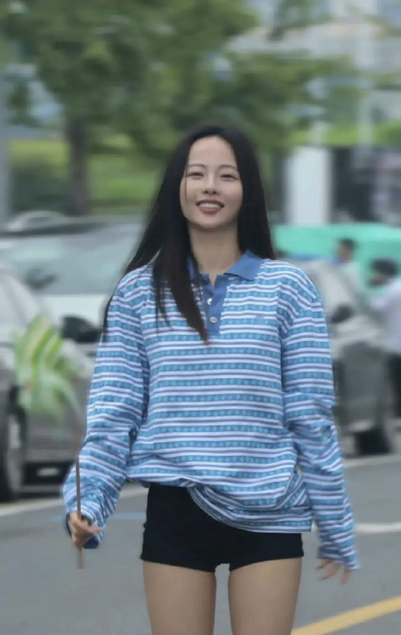 素颜的张嘉倪,这五官是真的没得说,很精致的美女一枚. 67