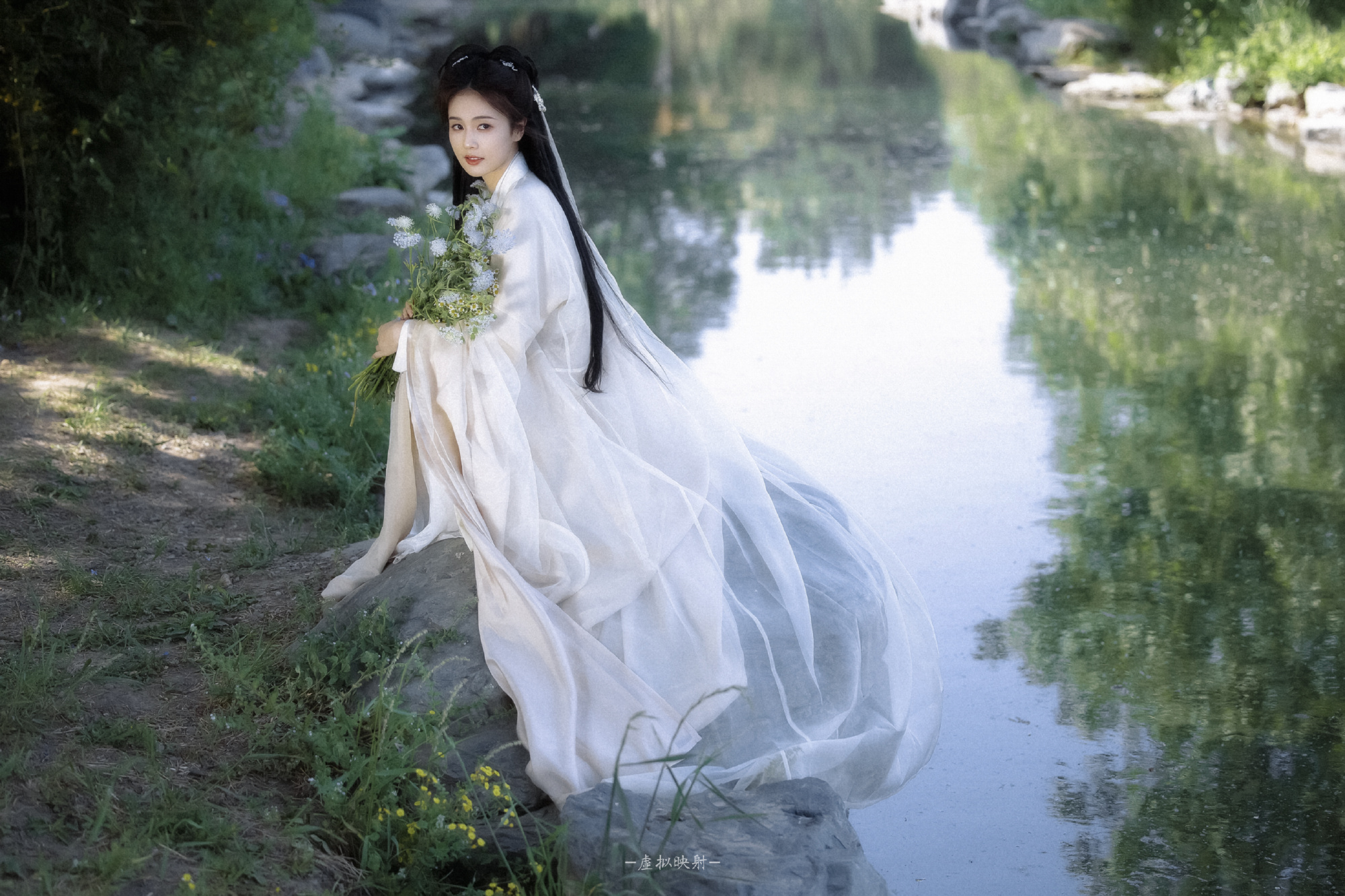 白鹿真的太适合汉服了,汉服一上身,她就是温柔的古风仙子