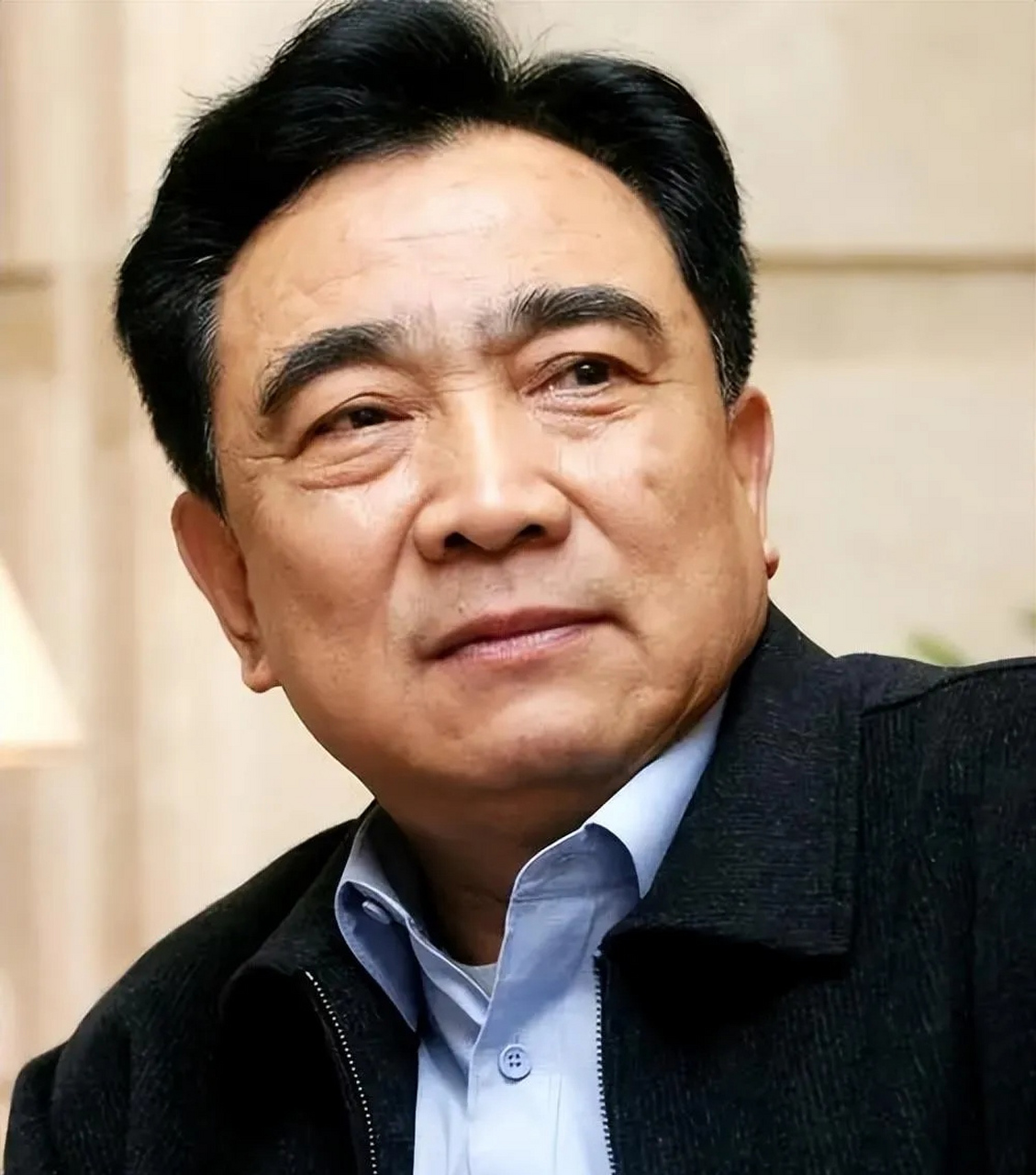 杨钰莹是大名鼎鼎的歌手和演员,鲍毅则是香港商界领袖.