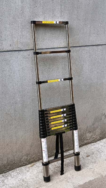 不锈钢德标3.步距伸缩梯子,最新款的4.