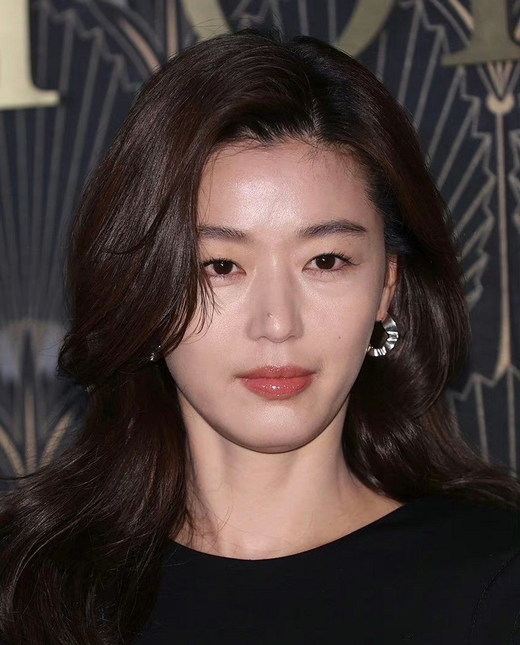 全智贤真是冻龄女神,在韩国娱乐圈,很少见到天然美女了!