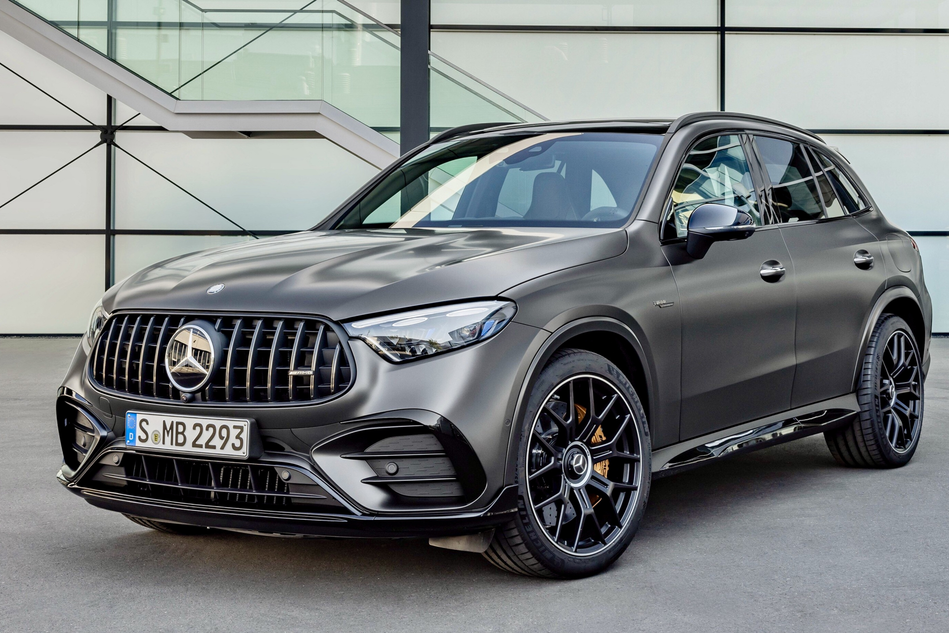 新款奔驰glc amg新能源,不知道动力有没有汽油版本刺激