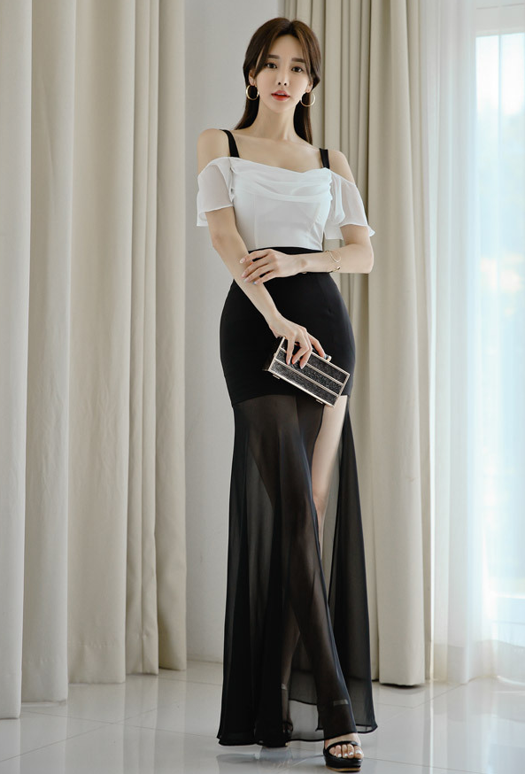 孙允珠韩国嫩模,低胸吊带开叉长裙穿搭,性感迷人