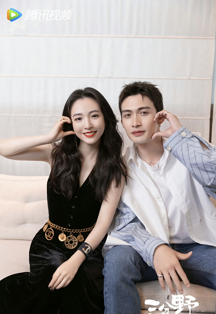 三分野的庆功宴,张彬彬和吴倩再次聚在一起,看起来非常甜蜜,他们互相