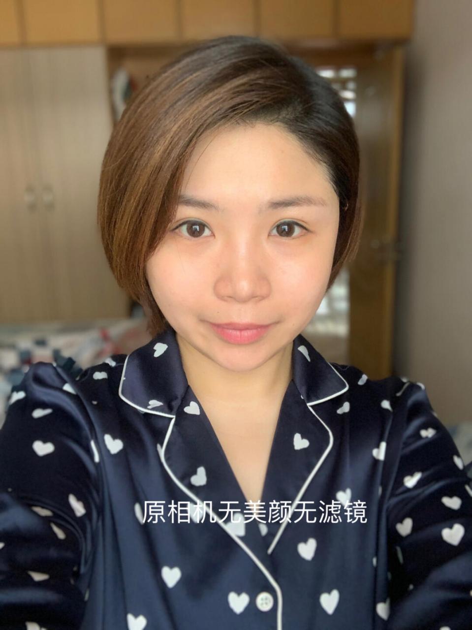 个人感觉1co有点太白,虽然我的肤色已经很白了,但是我也是追求自然的