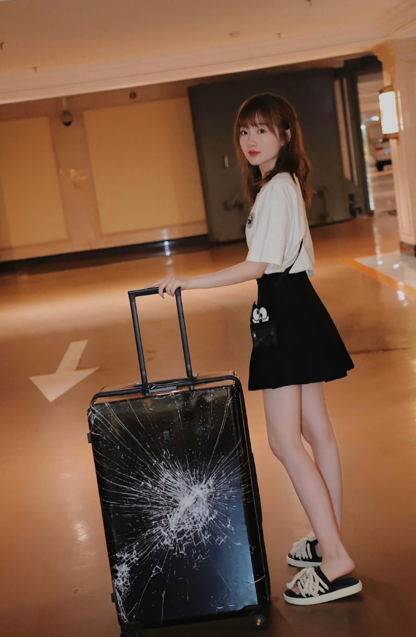 李浩菲  小蛮腰  大长腿又白又直