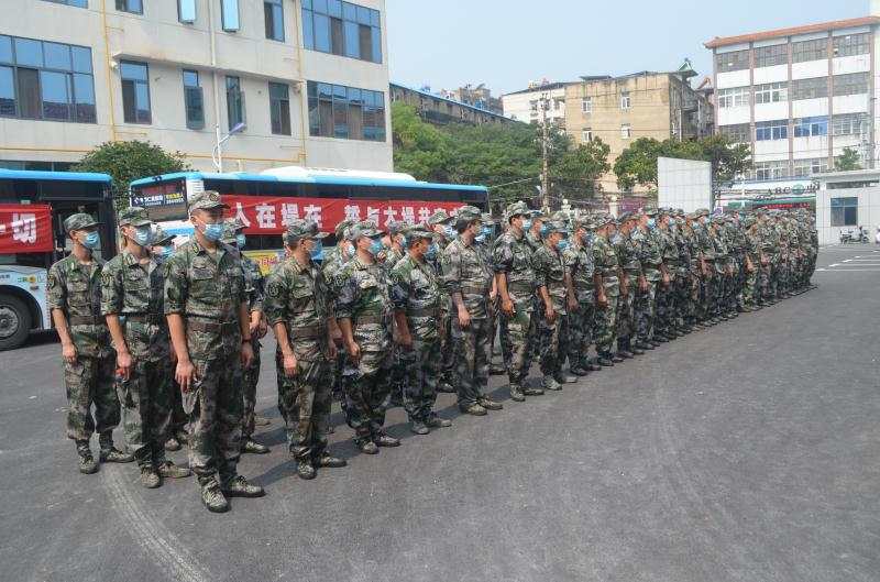 湖北孝感孝南区人武部:防汛抢险应急演练 "兵贵神速"