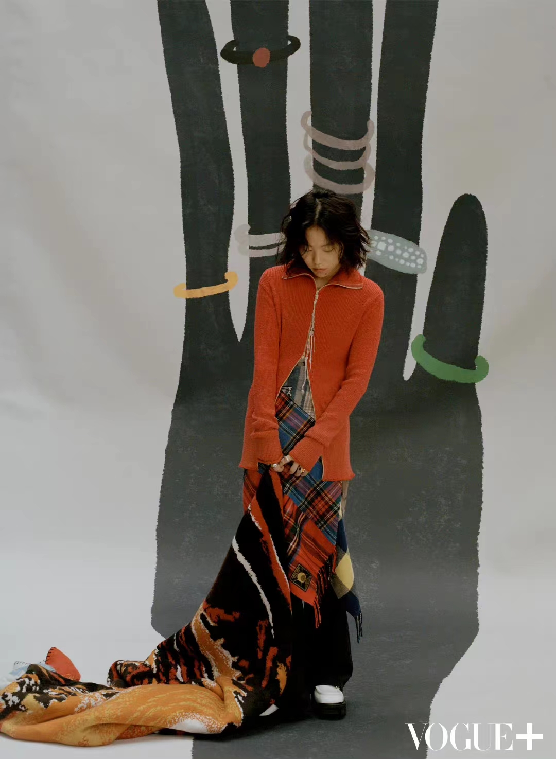 窦靖童登上《vogue 》杂志封面,造型奇特,越来越像妈妈王菲