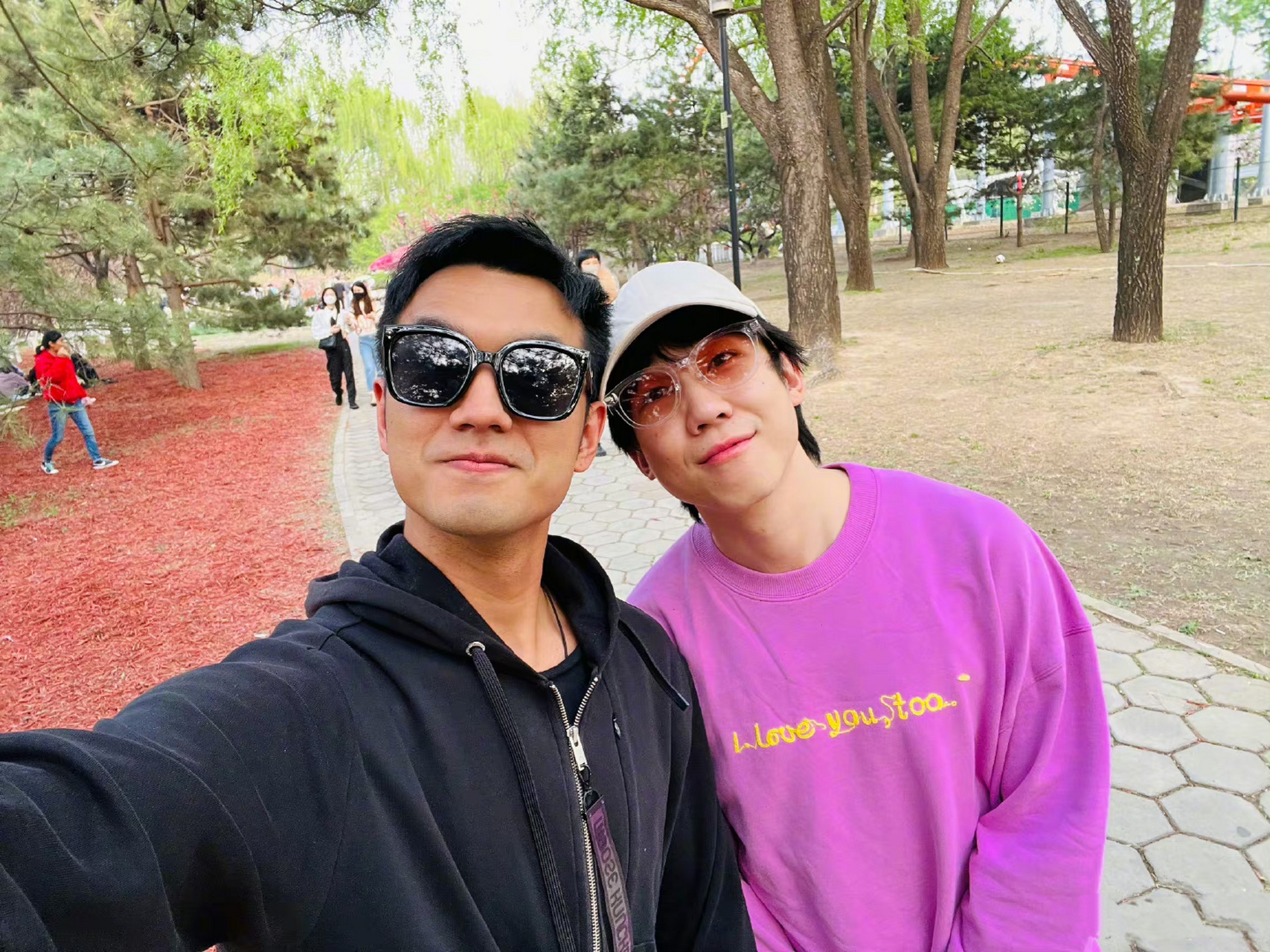 13快男的随机合体还是挺频繁的,这不白举纲和于湉又聚在一块了嘛.