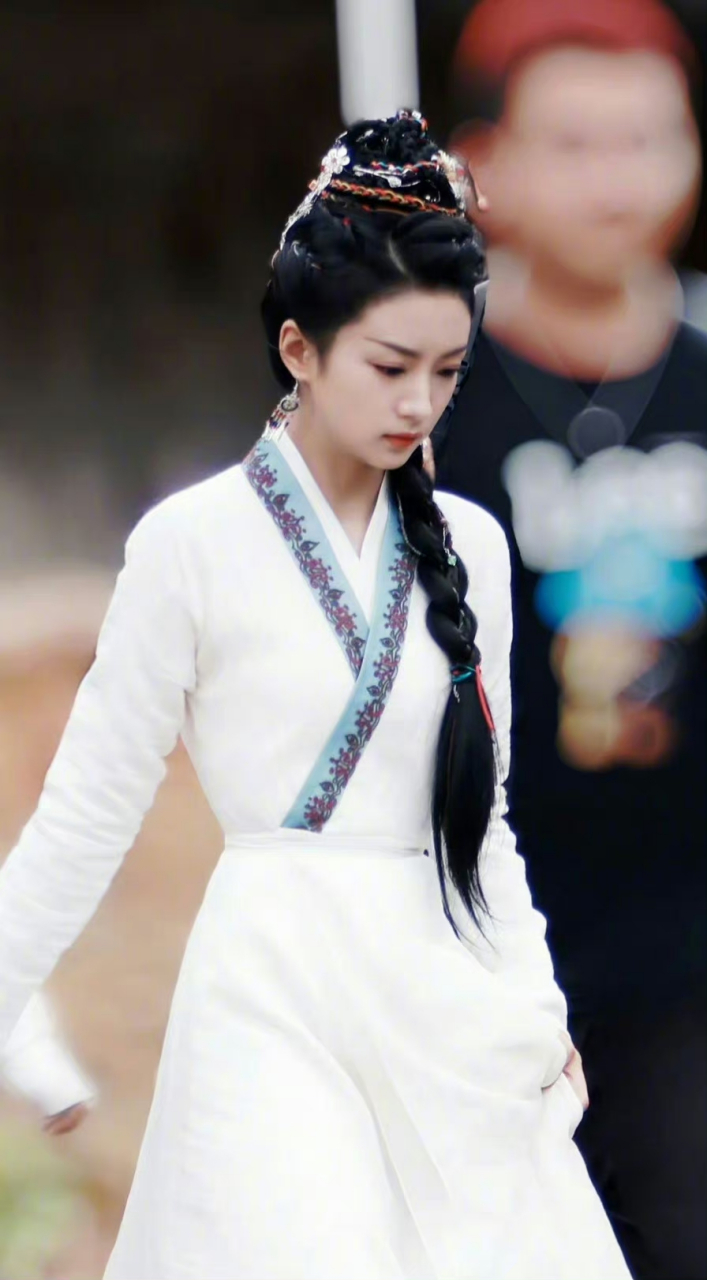 有灵气,有演技,希望她资源能好起来吧!