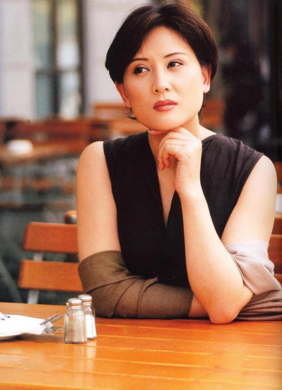 左笑萍,1967年出生,现任中国联塑集团控股有限公司执行董事,副总裁.