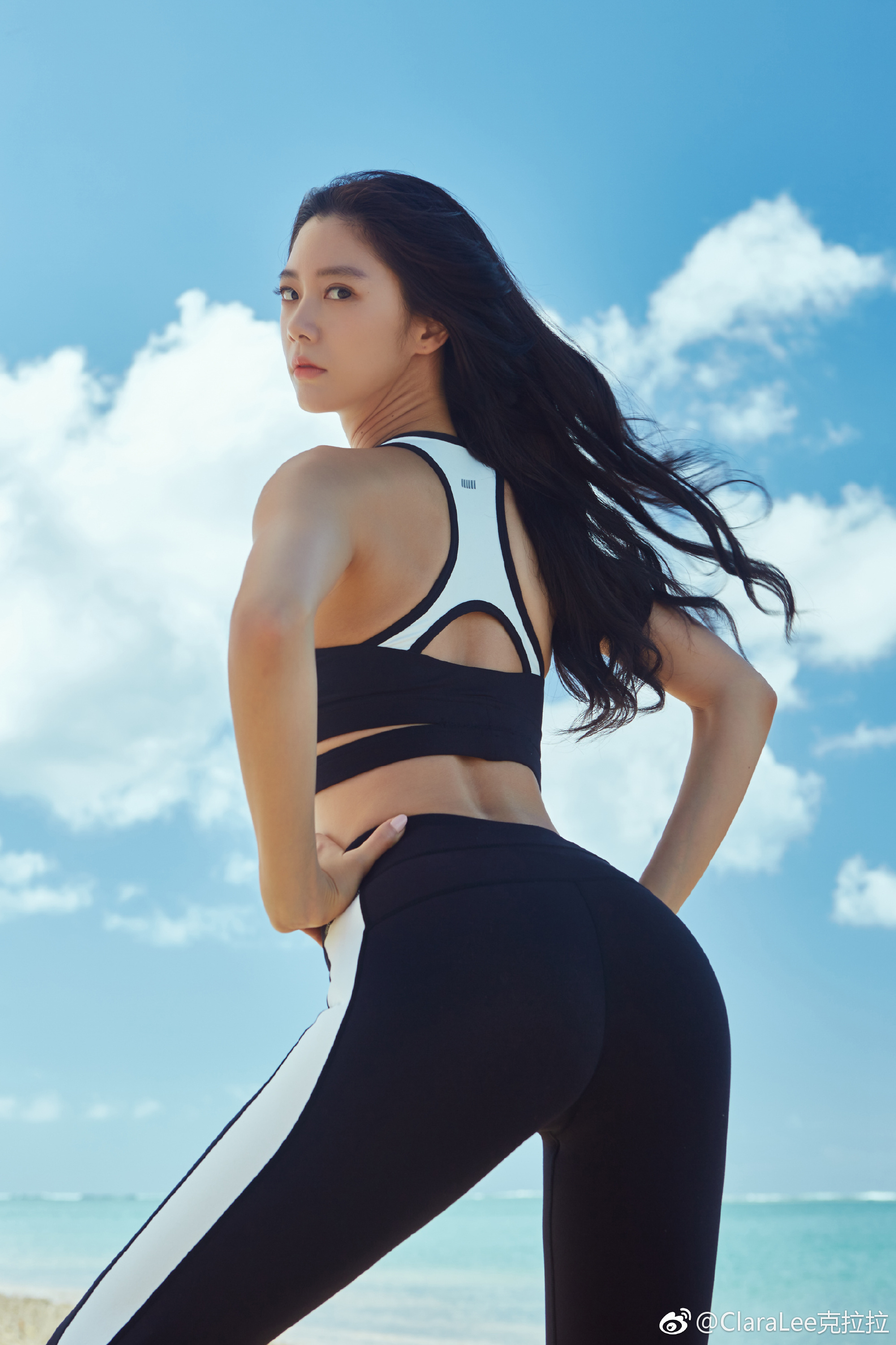 克拉拉运动系列装扮 好身材一览无余