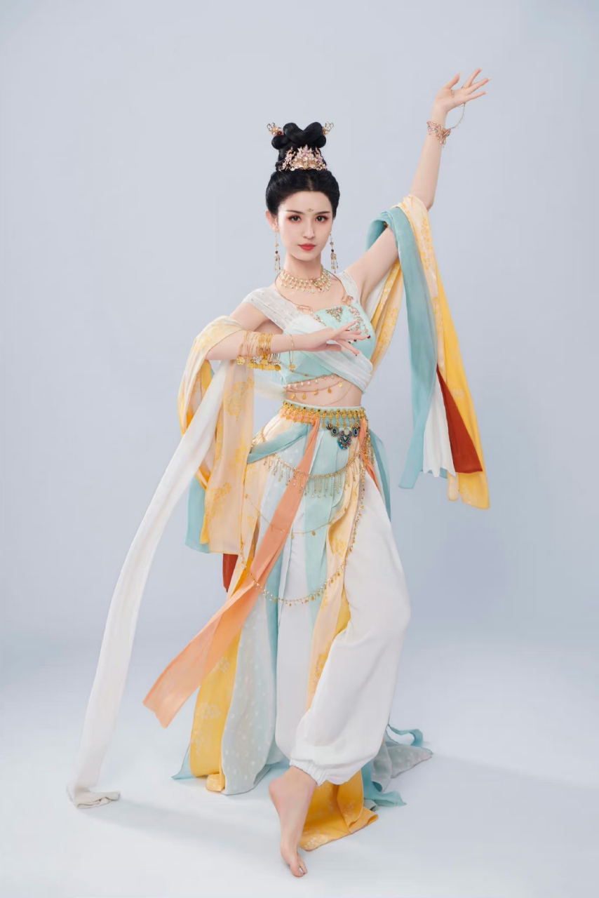 哈尼克孜# 飞天神女,飘飘欲仙