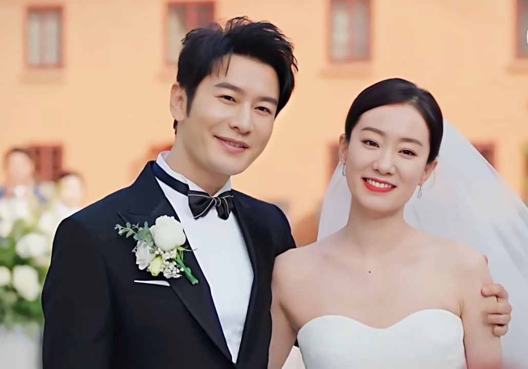 《好事成双》张小斐跟黄晓明拥吻,他俩的婚礼主打一个岁月静好!