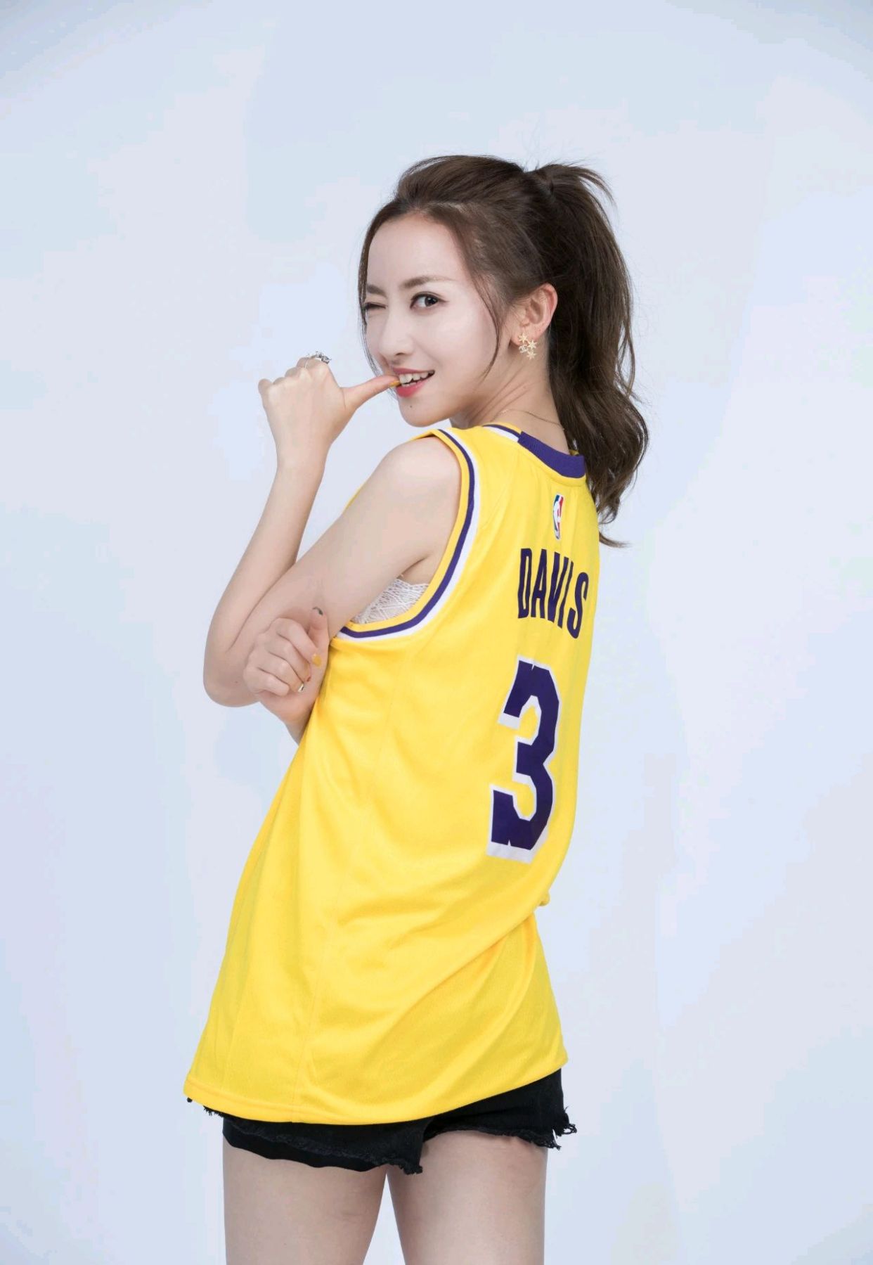 佳依--腾讯体育nba女主播