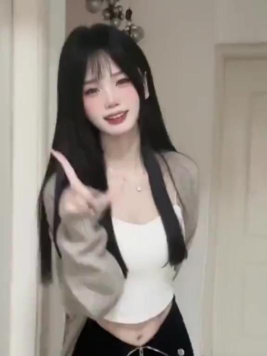 姜小团团越南鼓卡点舞巴旦木陈佳琪扭啊扭全网视角