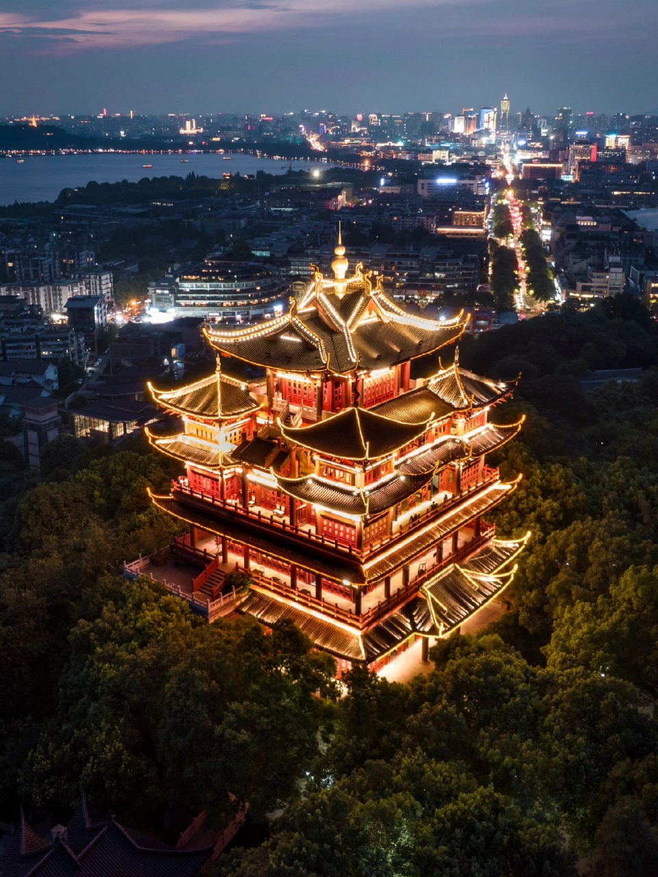 一直以为西湖已经够多机位可拍了,没想到杭州好看的古建筑也巨多!