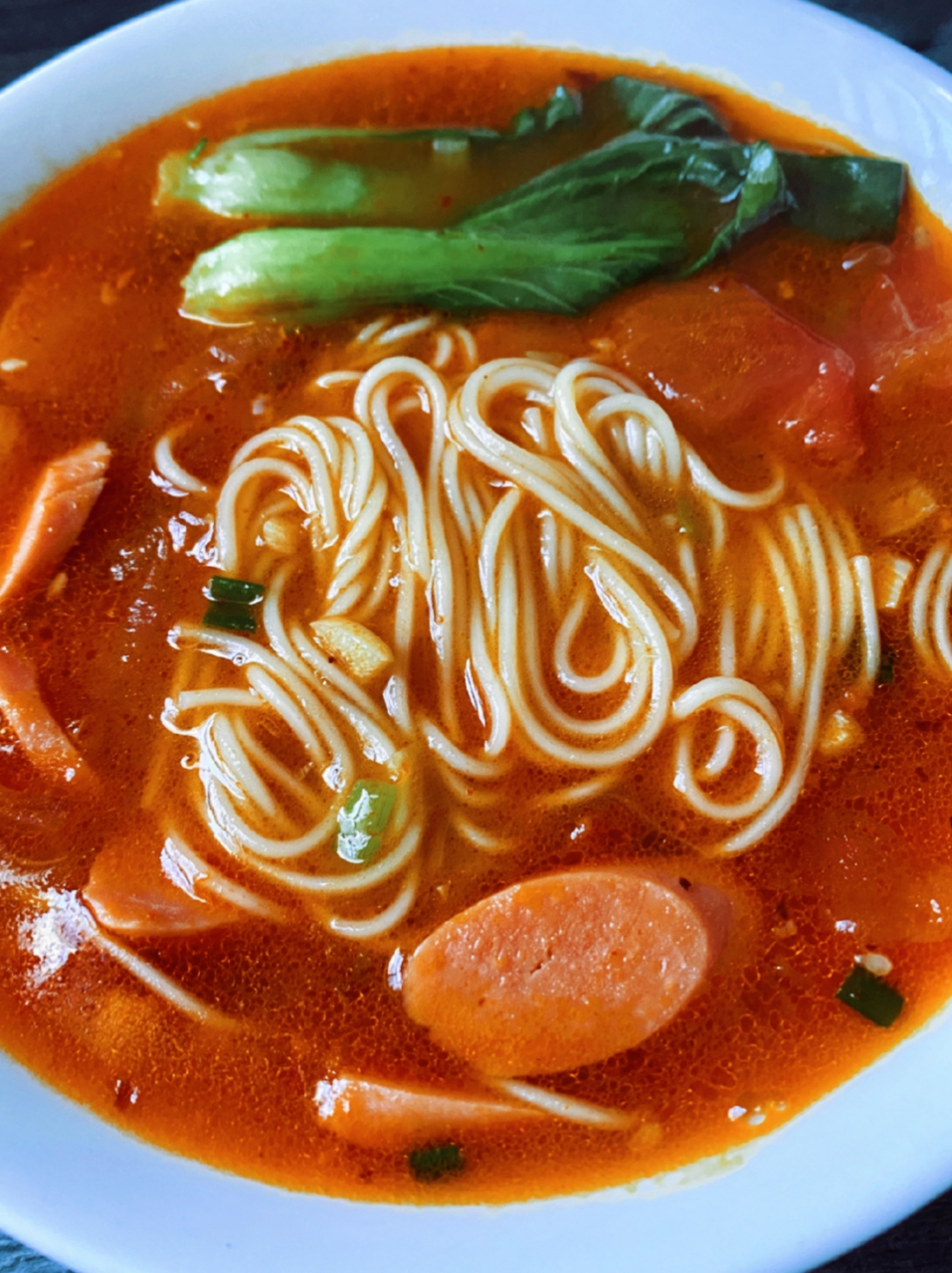 美食#看着就是美味的「西红柿火腿面」,好吃又养胃,快来试试吧
