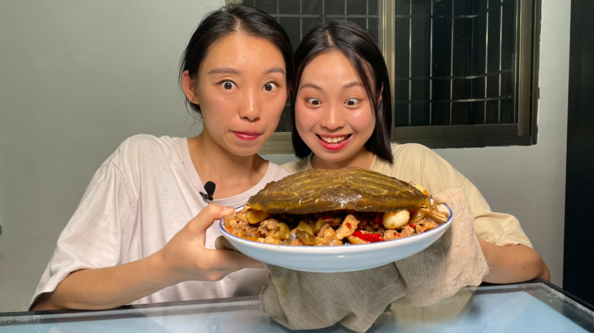 七斤重的甲鱼,二娃用它红烧又煲汤,汤鲜味美,肉质Q弹