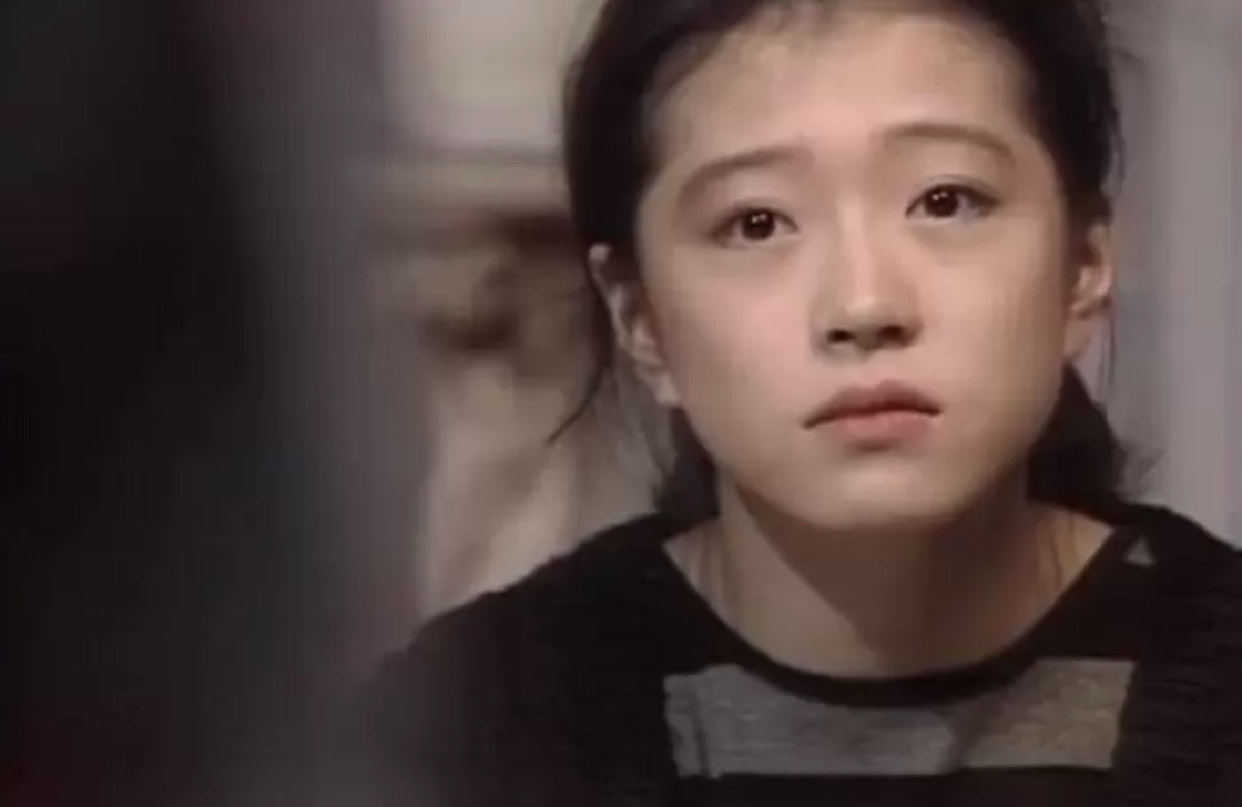 日本"绝代歌姬"中森明菜,"易碎感"气质惹人怜,难怪没人超越