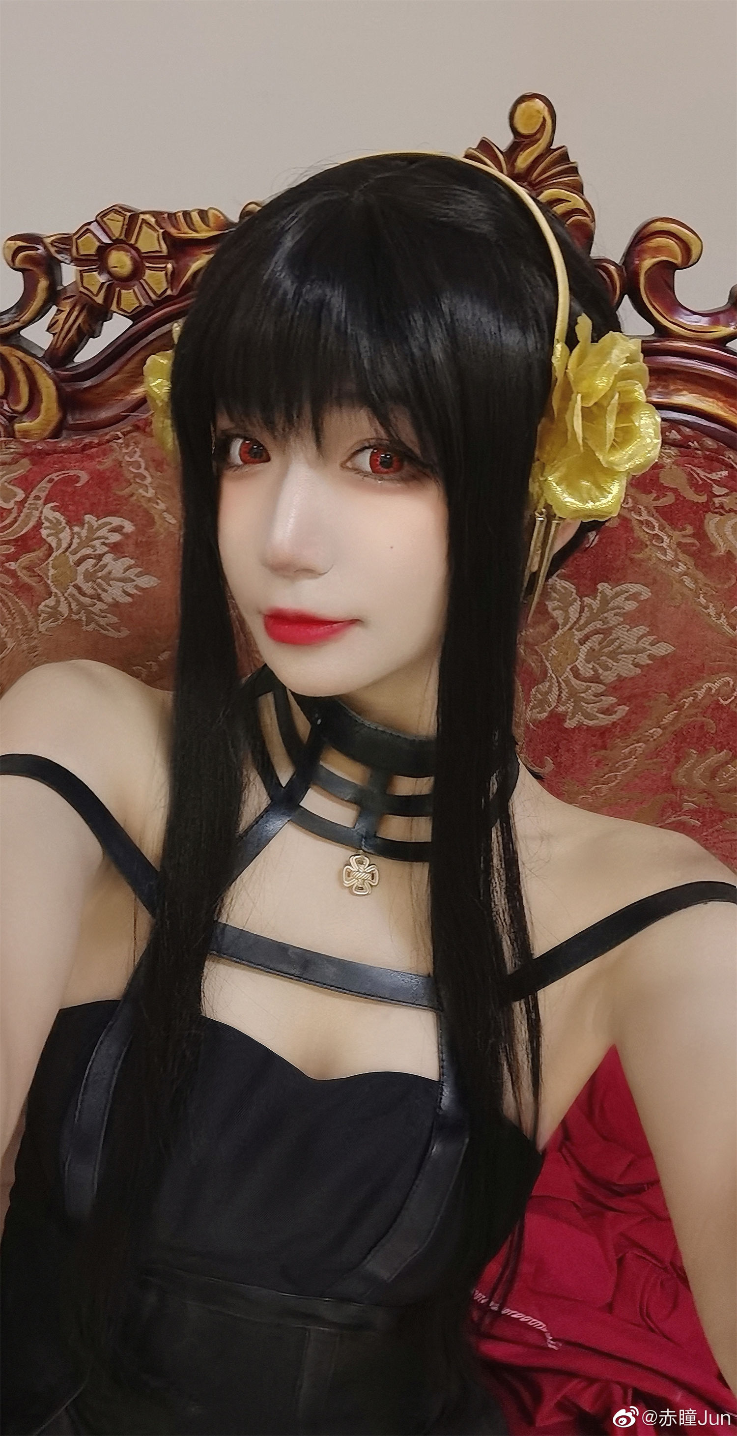 赤瞳Jun间谍过家家cos，美丽与强大集结于一身的荆棘公主！