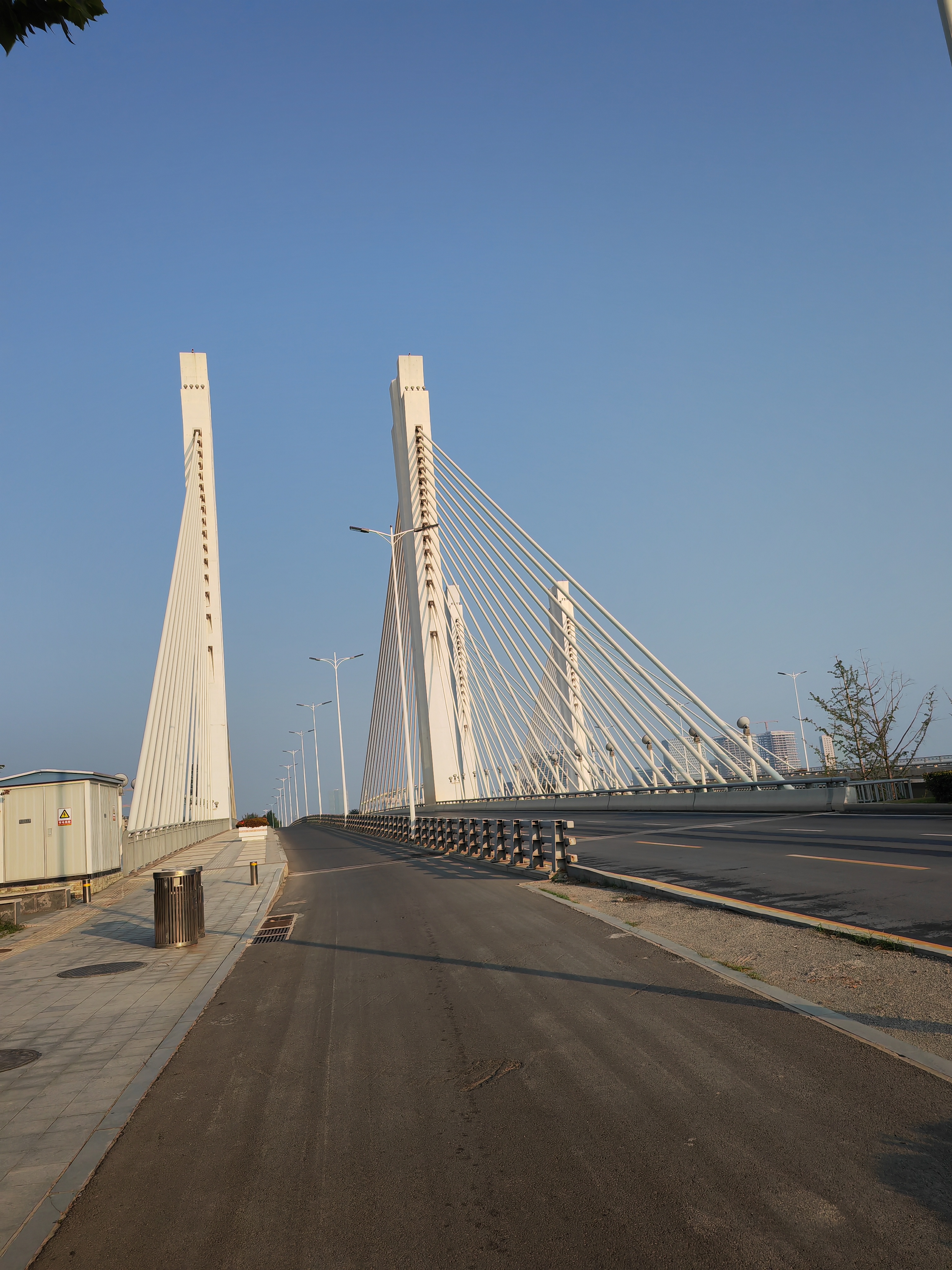 时常抱怨的人还是尽量远离,因为这种东西可能会传染