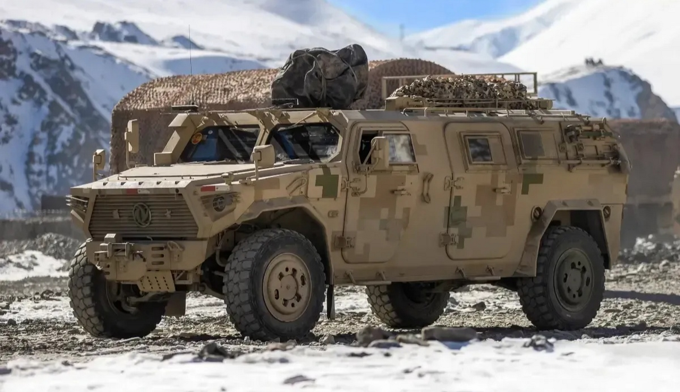 中美俄三大巨头家的轻型轮式装甲车,美国的jltv,颜值担当,感觉厚重的