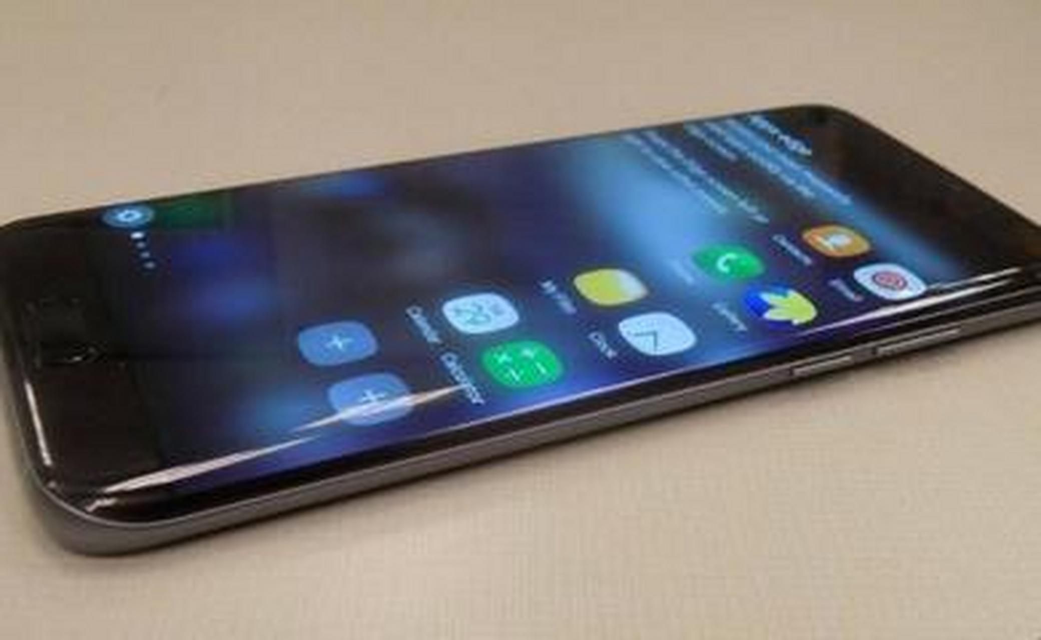 当然也有不少人现在慢慢在接触或者使用曲面屏手机了