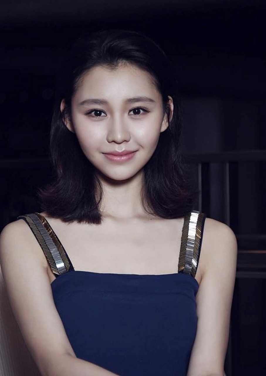 阿丽亚,1992年5月10日出生于内蒙古,中国内地女演员,毕业于上海戏剧