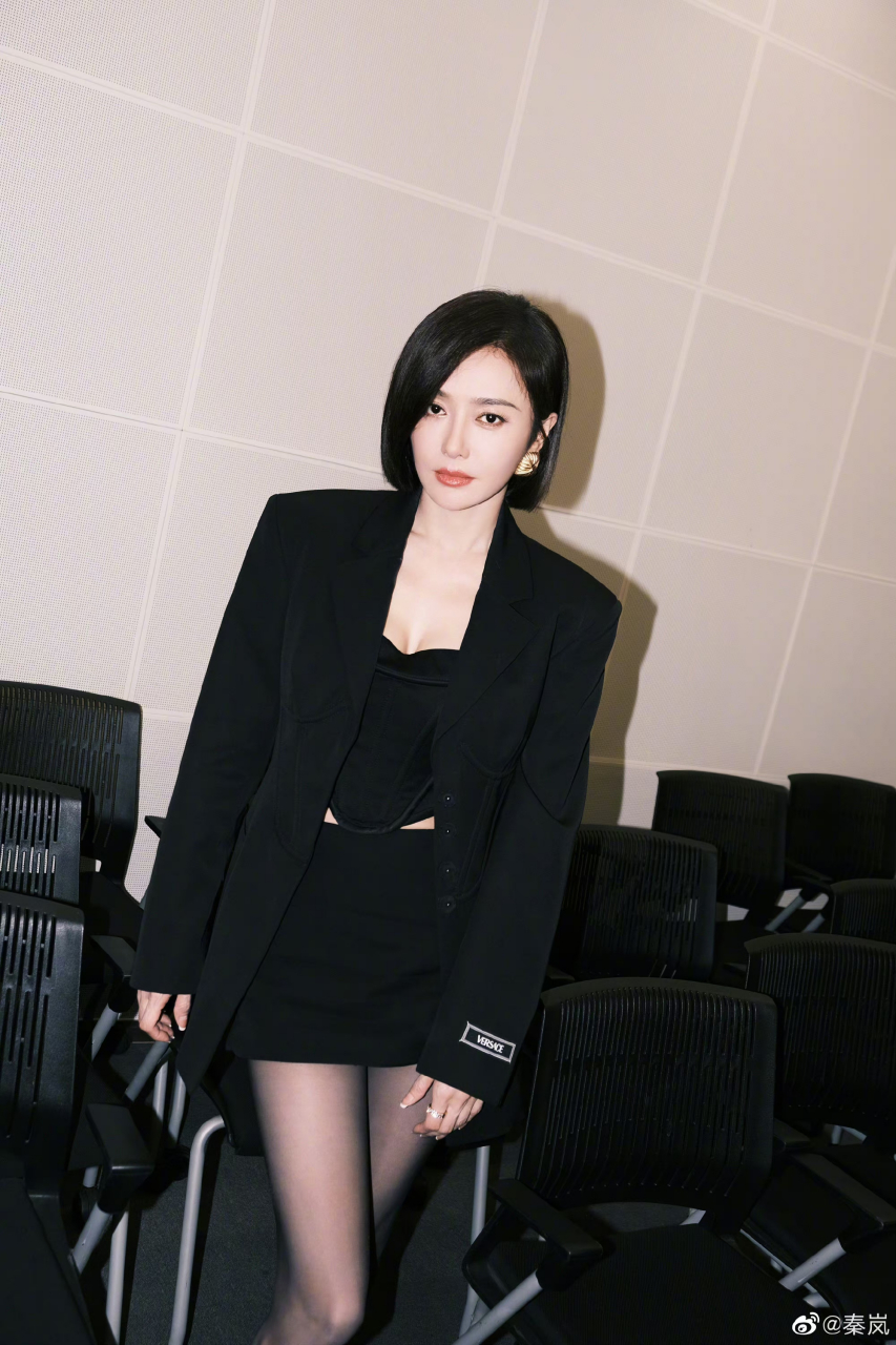 秦岚 嗨丝高跟[彩虹屁] #秦岚