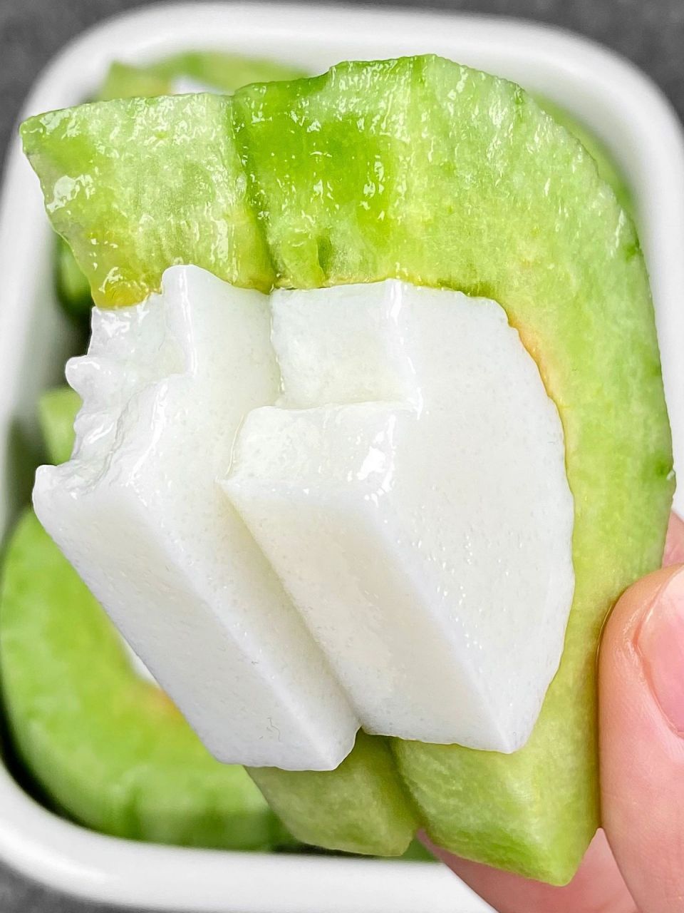 这个羊角蜜奶冻清脆爽口,奶冻qq弹弹的,像果冻一样!