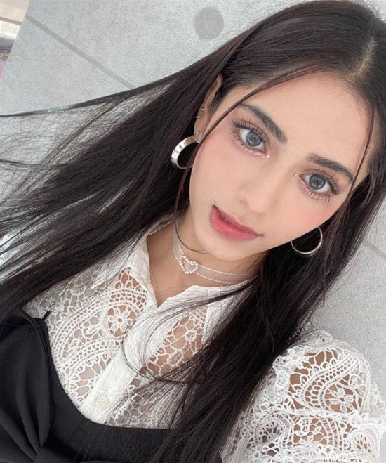 kpop最新亮相音乐中心的印度成员aria 高贵浓颜美女就是yyds!