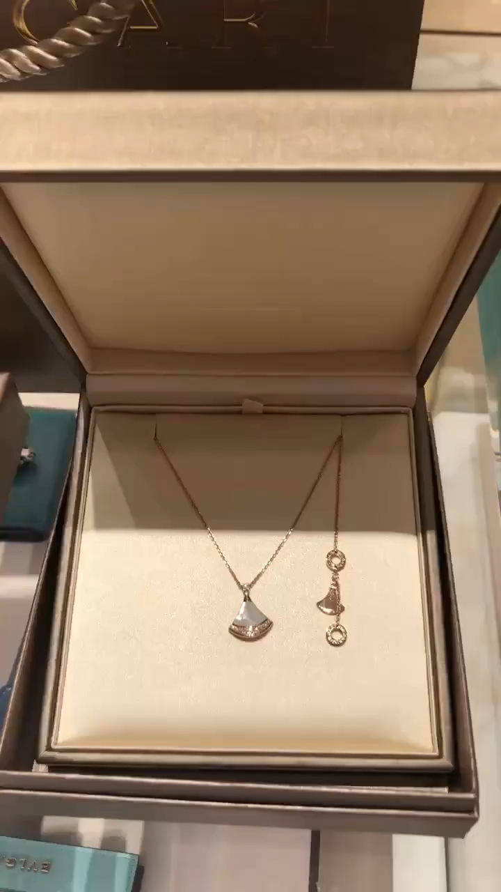 宝格丽 扇子项链