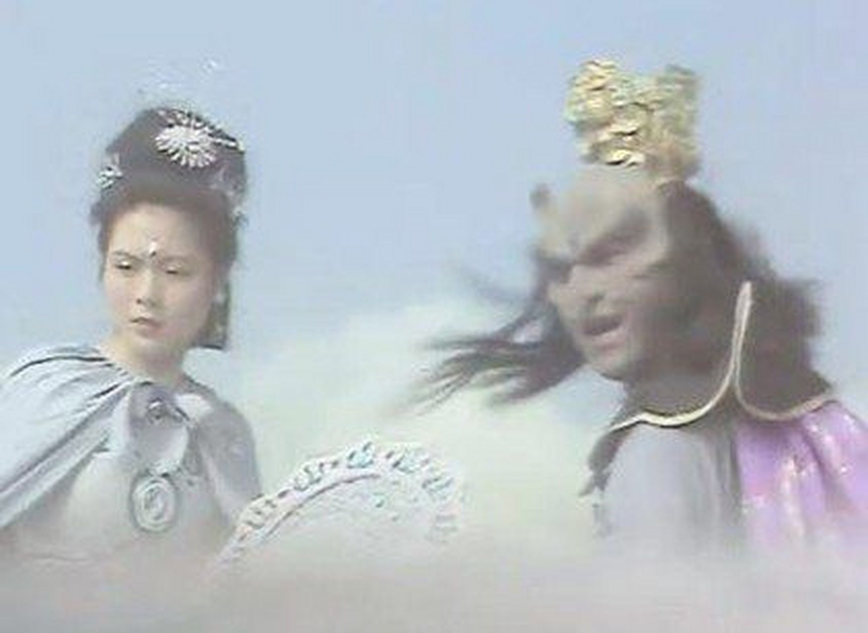 雷公,电母,是我国古代神话传说中的神仙,他们主要负责的是天气变化