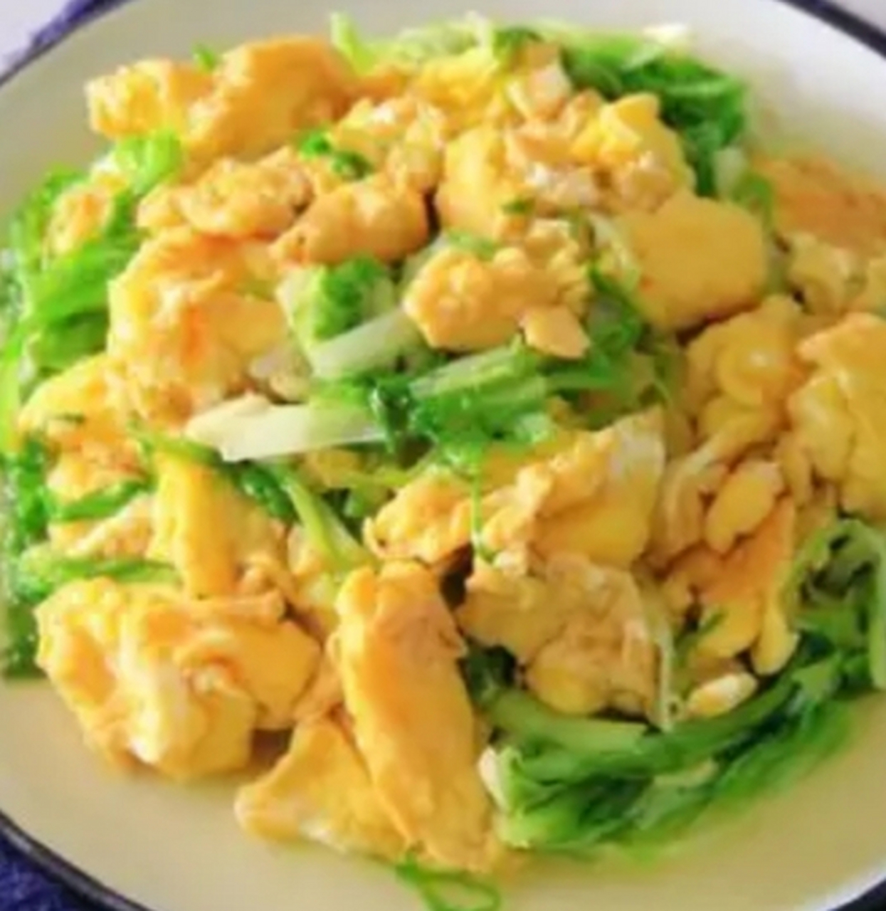 我的美食分享#  苦菊炒鸡蛋  做法:  1:苦菊去掉根部,清洗几遍,洗净