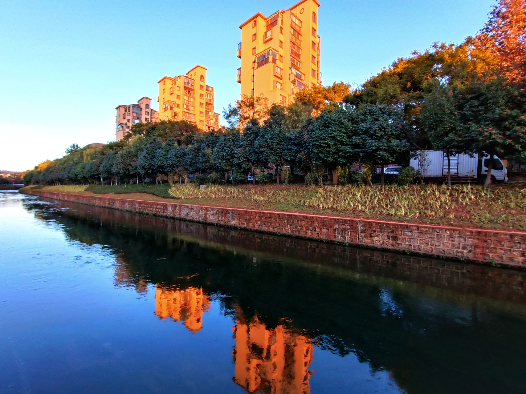 我是本地分享家# #旅行# #昆明#昆明 秋季的宝象河是美丽的,河流清清