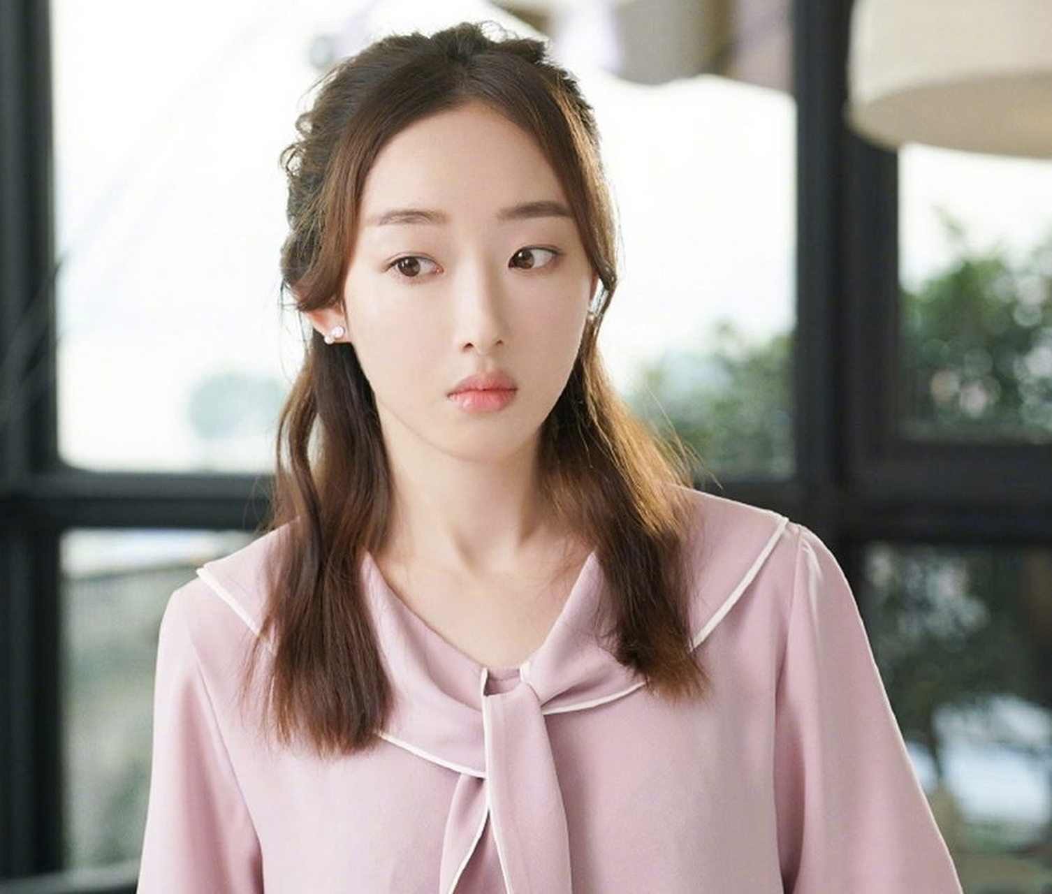 蒋梦婕,中国内地女演员,毕业于北京舞蹈学院芭蕾舞专业 民族:汉族