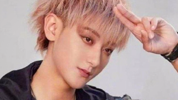 黄子韬salute是什么梗,黄子韬什么时候说的salute