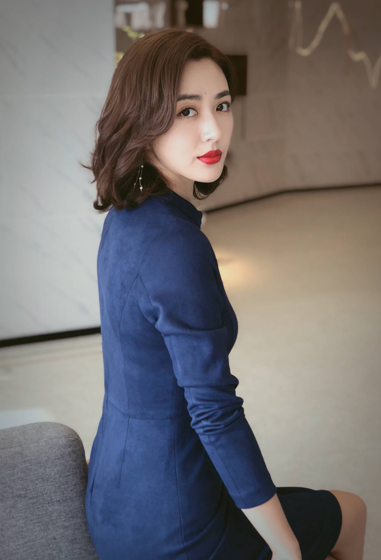 徐小飒:清爽干练,气质出众