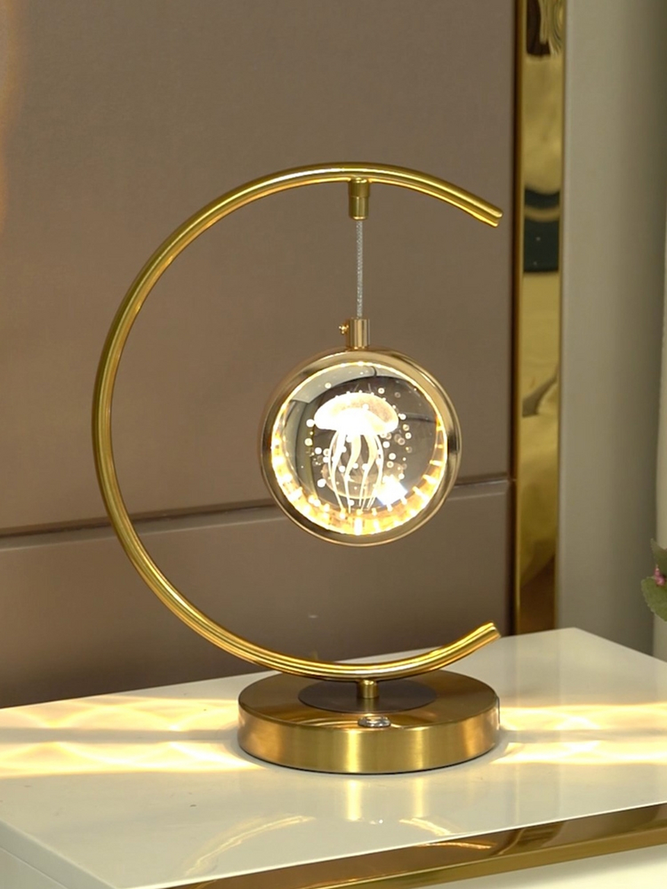 简约现代水晶台灯卧室床头灯2022新款轻奢创意触摸调光充电床头灯